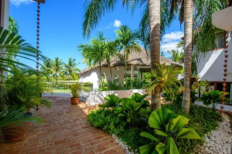 5 Las Lomas Casa de Campo DR 22000