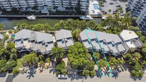 3020 Ne 49th Street Fort Lauderdale FL 33308