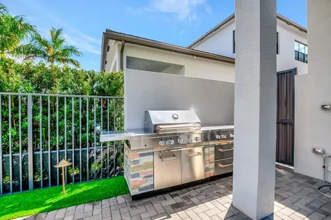 9071 Dulcetto Court Boca Raton FL 33496