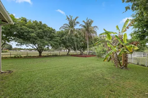 19582 Saturnia Lakes Drive Boca Raton FL 33498