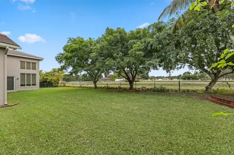19582 Saturnia Lakes Drive Boca Raton FL 33498