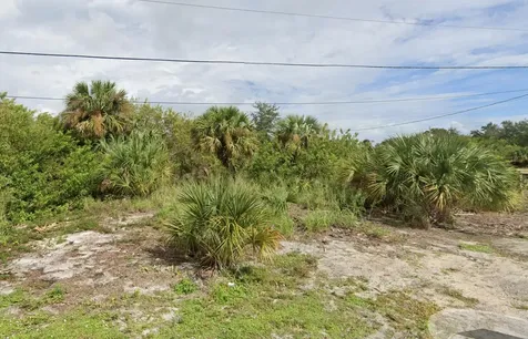 2290 42nd Street Vero Beach FL 32967