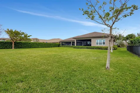 7715 Maywood Crest Drive Palm Beach Gardens FL 33412