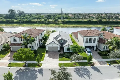8475 Grand Prix Lane Boynton Beach FL 33472
