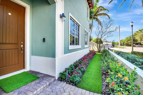 595 Nw Dickens Court Boca Raton FL 33432