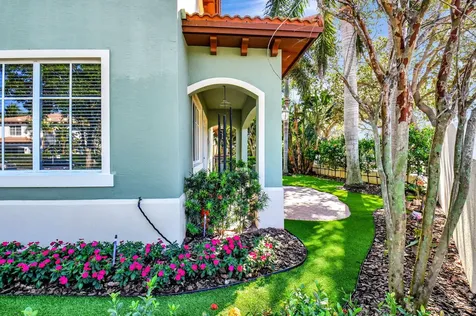 595 Nw Dickens Court Boca Raton FL 33432