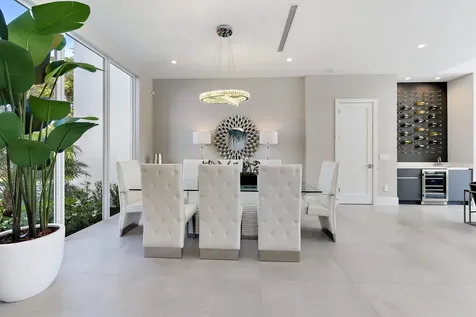2627 Ne 14th Street Fort Lauderdale FL 33304