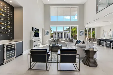 2627 Ne 14th Street Fort Lauderdale FL 33304