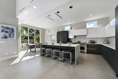 2627 Ne 14th Street Fort Lauderdale FL 33304