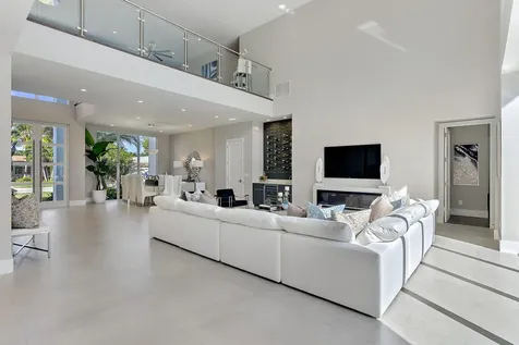 2627 Ne 14th Street Fort Lauderdale FL 33304