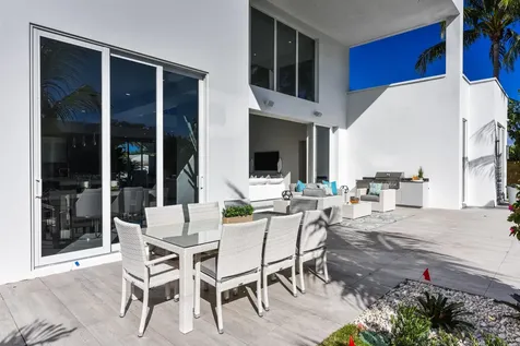 2627 Ne 14th Street Fort Lauderdale FL 33304