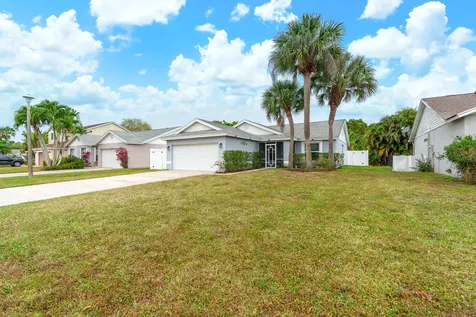 6888 Beacon Hollow Turn Boynton Beach FL 33437
