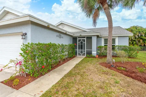 6888 Beacon Hollow Turn Boynton Beach FL 33437