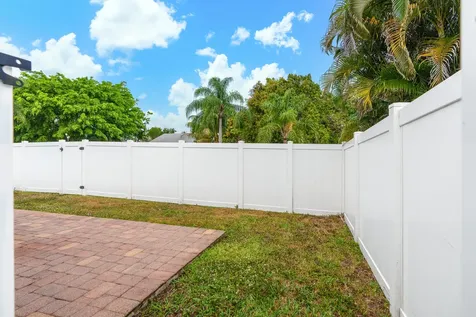 6888 Beacon Hollow Turn Boynton Beach FL 33437