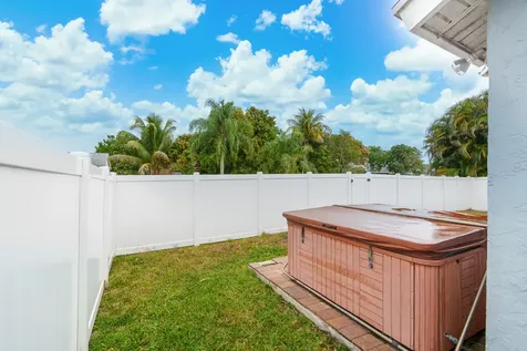 6888 Beacon Hollow Turn Boynton Beach FL 33437