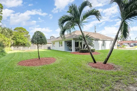 2234 Sw Heathwood Circle Port Saint Lucie FL 34952