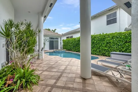 4085 Avalon Pointe Drive Boca Raton FL 33496