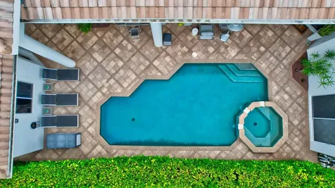 4085 Avalon Pointe Drive Boca Raton FL 33496