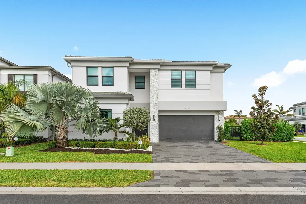8227 Oceanus Drive Boca Raton FL 33496