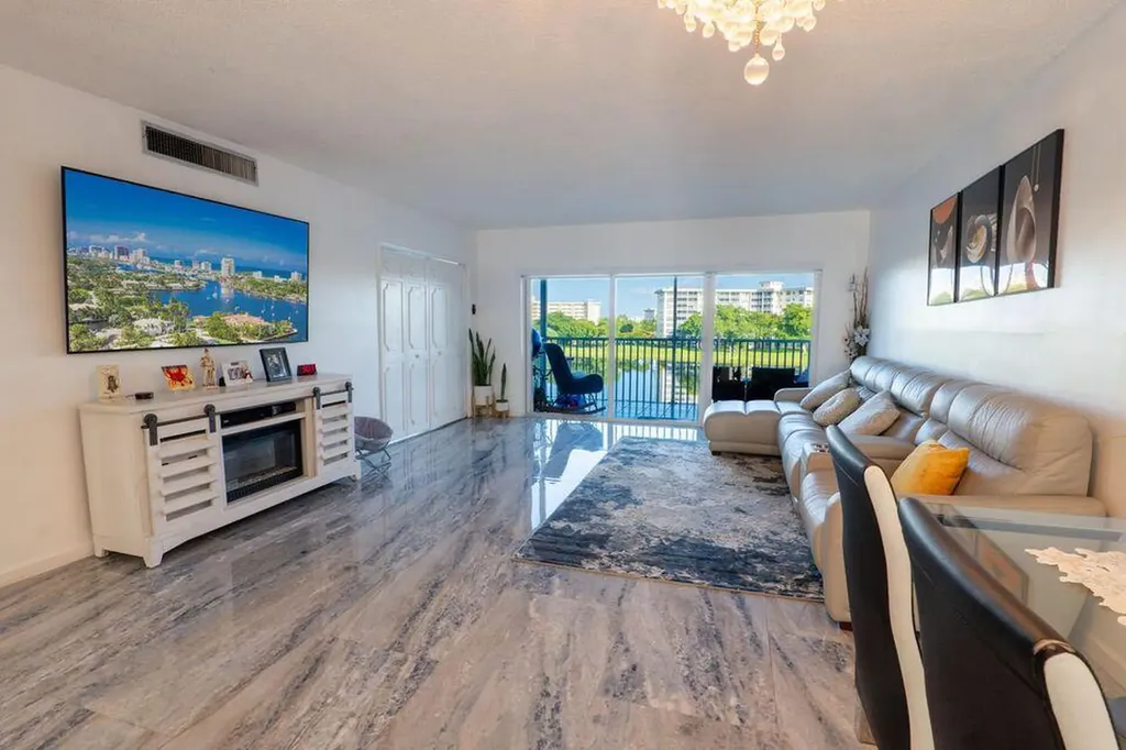 2801 N Palm Aire Drive Pompano Beach FL 33069