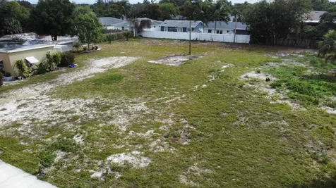 198 SE 4th Street Delray Beach FL 33483
