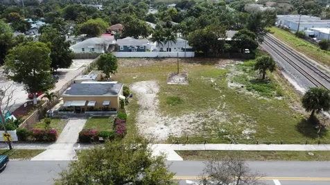 198 SE 4th Street Delray Beach FL 33483