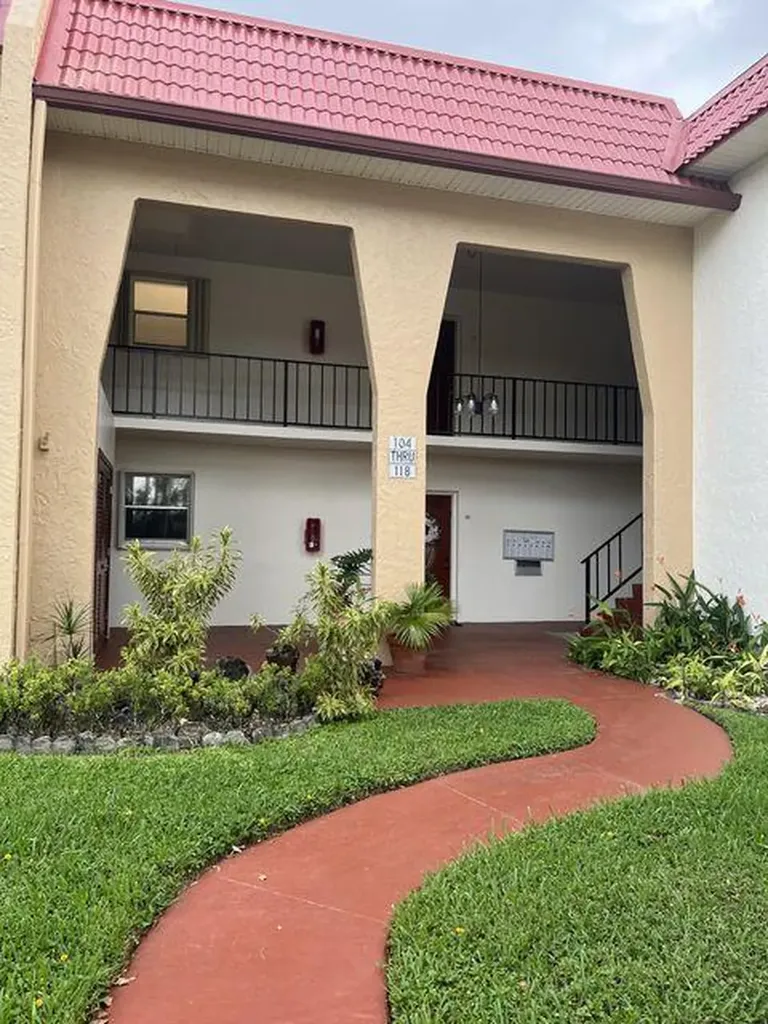 110 Lake Anne Drive West Palm Beach FL 33411