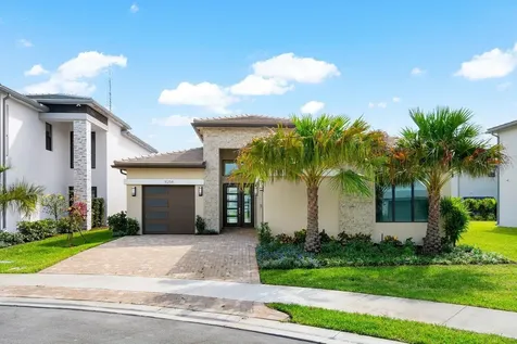 8254 Royal County Down Road Boca Raton FL 33434