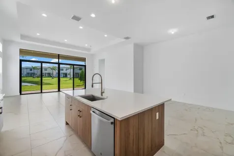 8254 Royal County Down Road Boca Raton FL 33434
