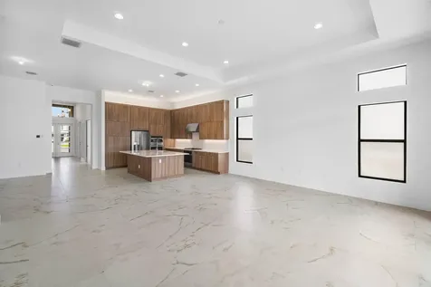 8254 Royal County Down Road Boca Raton FL 33434