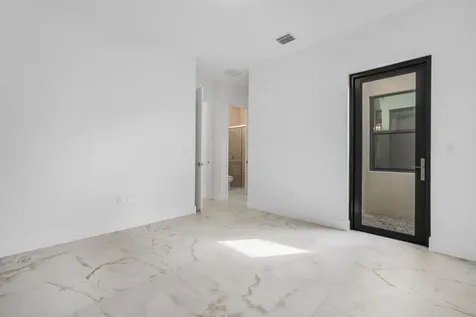 8254 Royal County Down Road Boca Raton FL 33434