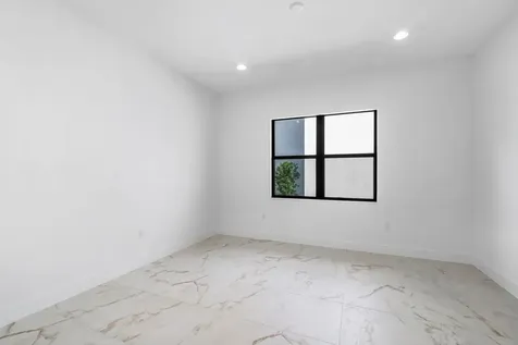 8254 Royal County Down Road Boca Raton FL 33434