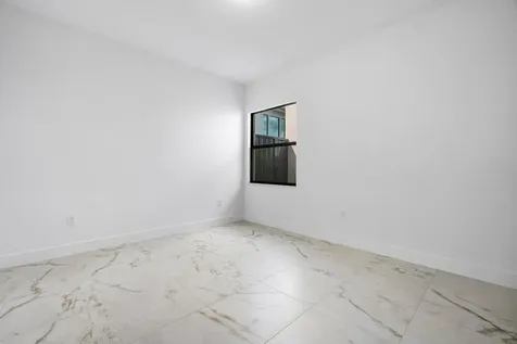 8254 Royal County Down Road Boca Raton FL 33434