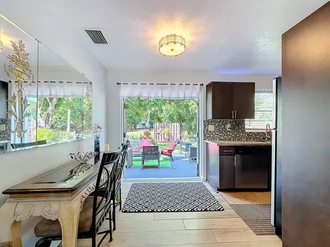 6293 Nw 27th Street Margate FL 33063