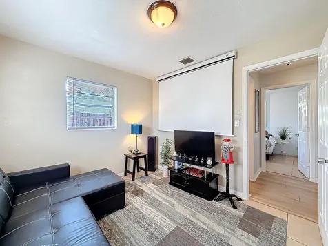6293 Nw 27th Street Margate FL 33063