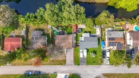 6293 Nw 27th Street Margate FL 33063