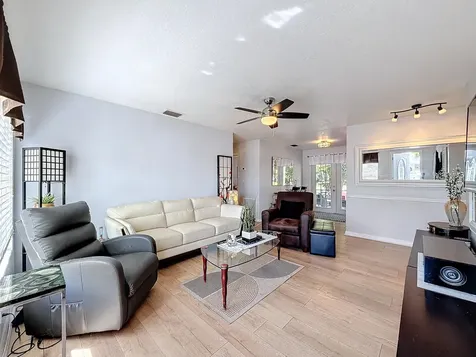 6293 Nw 27th Street Margate FL 33063