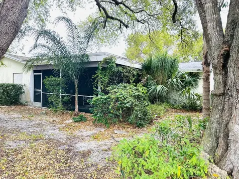 679 Sw 17th Court Boca Raton FL 33486
