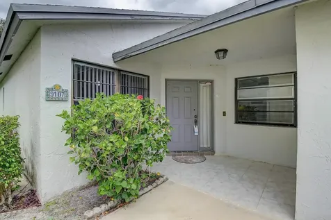 9107 Chatsworth Cascades Circle Boca Raton FL 33434