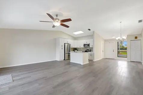 23 Mayfair Lane Boynton Beach FL 33426
