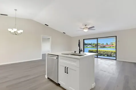 23 Mayfair Lane Boynton Beach FL 33426