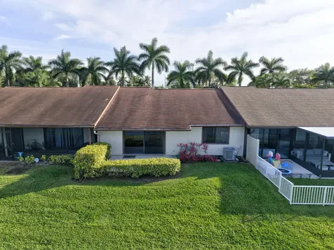 23 Mayfair Lane Boynton Beach FL 33426
