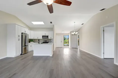 23 Mayfair Lane Boynton Beach FL 33426