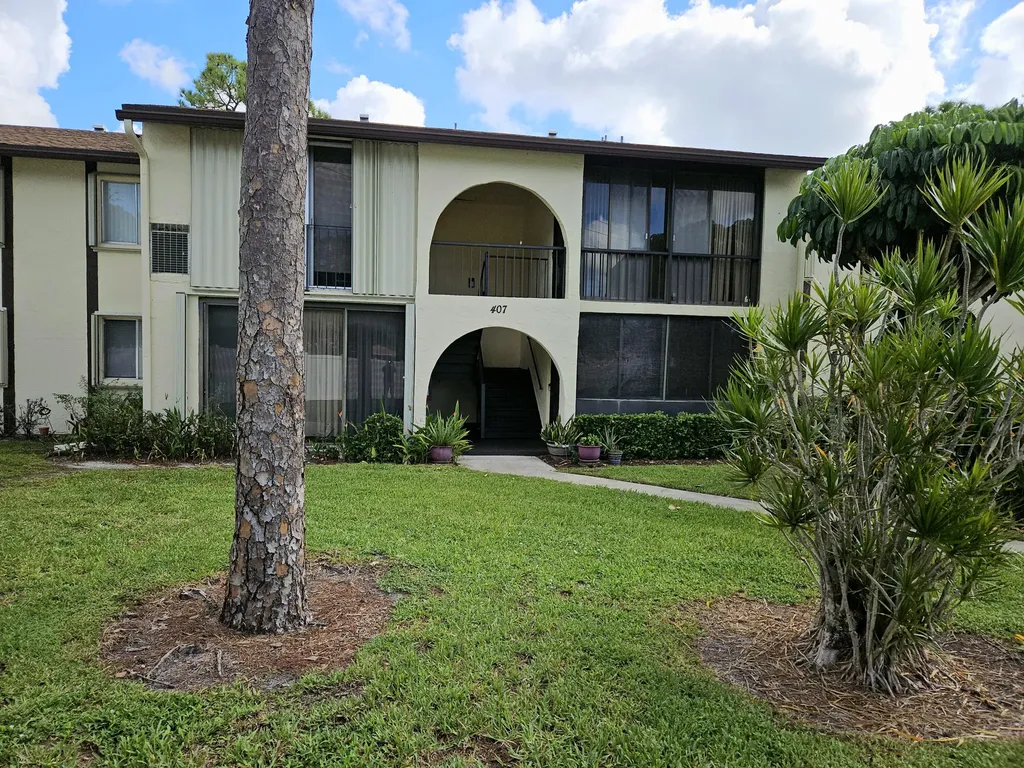 5991 Whispering Pine Way Greenacres FL 33463
