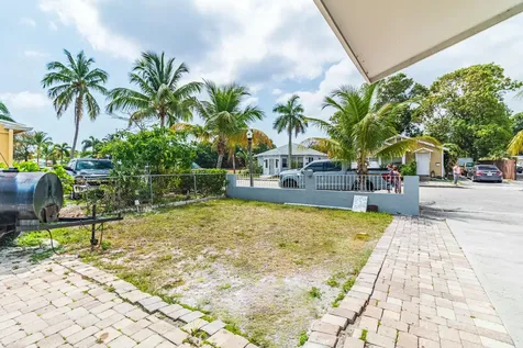 513 El Vedado West Palm Beach FL 33405