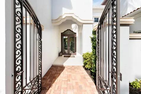 475 Ne 4th Street Boca Raton FL 33432