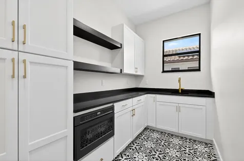 122 Se Via Lago Garda Port Saint Lucie FL 34952