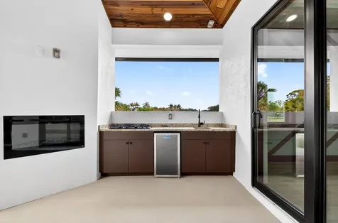122 Se Via Lago Garda Port Saint Lucie FL 34952