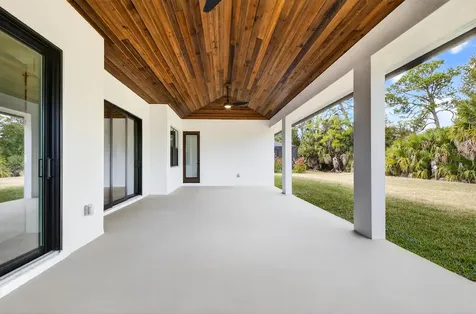 122 Se Via Lago Garda Port Saint Lucie FL 34952