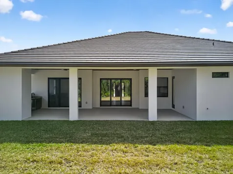 122 Se Via Lago Garda Port Saint Lucie FL 34952